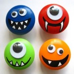 Manualidades niños pintar piedras monstruos divertidos