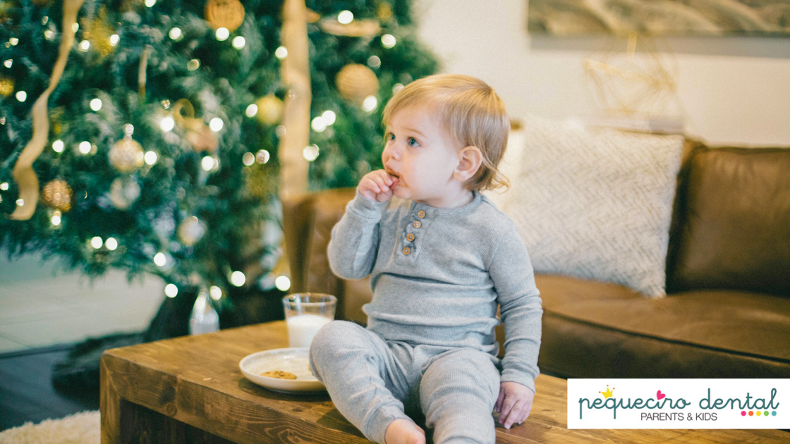 Pequeciro niño navidad dulces arbol clínica CIRO